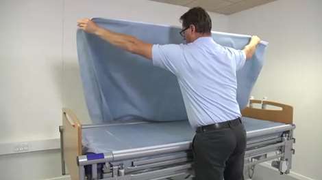 Mounting a disposable slide sheet on VENDLET V5S