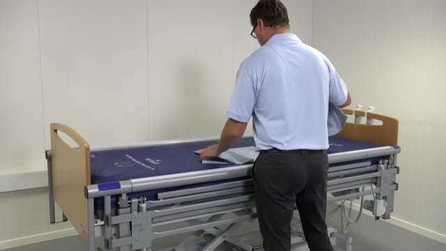 Mounting a disposable slide sheet