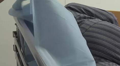 Changing the disposable sheet on an occupied bed with VENDLET V5S